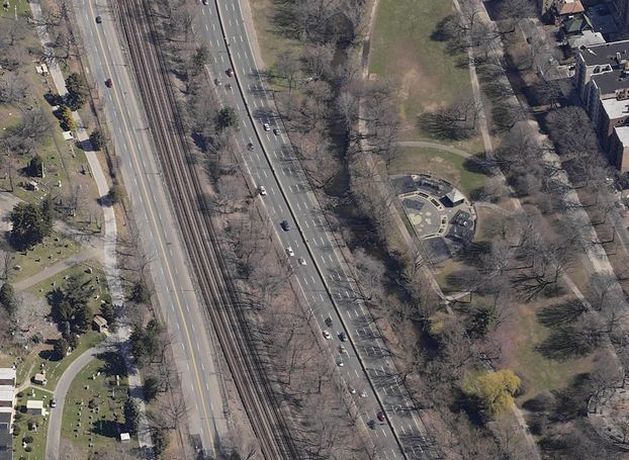 bronx: bronx river pkwy
